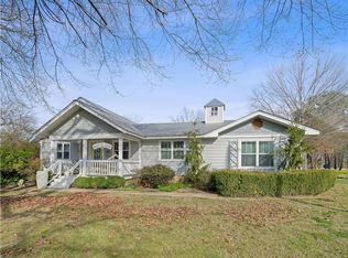303 N Summit St, Prairie Grove, AR 72753