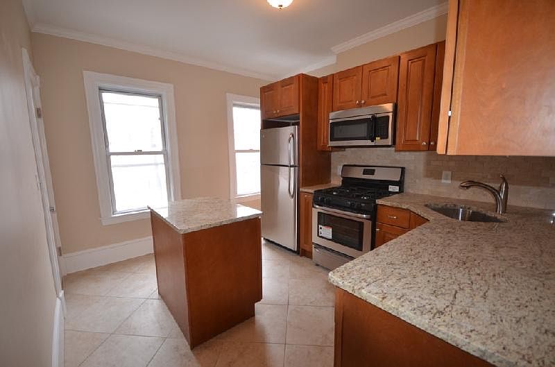 2nd image of 43 Gove St #1IS
