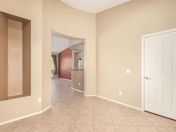3rd image of 2210 W Fawn Dr