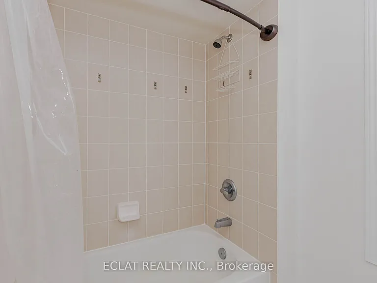 2 Lancaster Ct — Photo 35