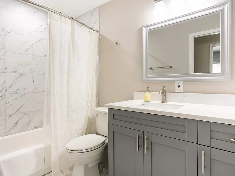 2109 W Cordelia St — Photo 3