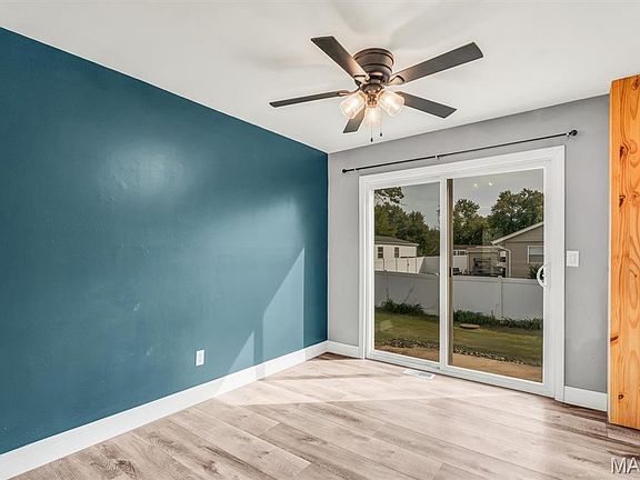 5th image of 15 Laura Hill Rd