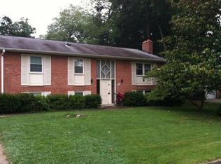 6717 Haycock Rd, Falls Church, VA 22043