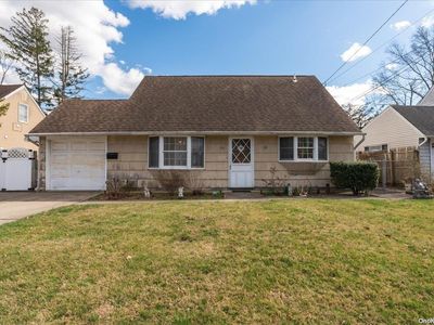 102 Cold Spring Road, Syosset, NY, 11791
