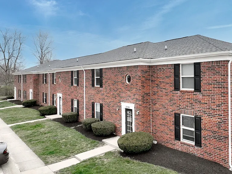 Meridian Court South — Photo 36