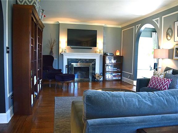 5th image of 2836 Washington Blvd