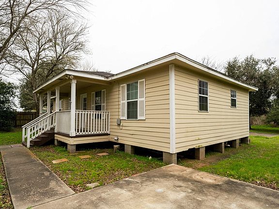 4th image of 124 Menke St