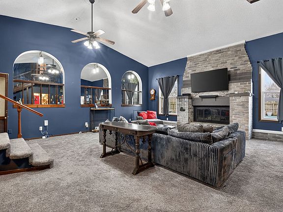 4th image of 1380 Sommerset Way