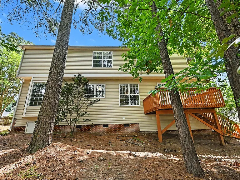 1203 Fairfax Woods Dr — Photo 28