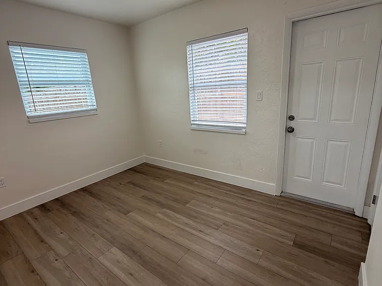 525 Morrison Ave #4 — Photo 8