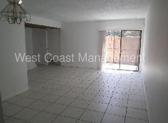 4th image of 7903 Cedar Dr