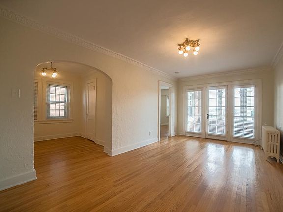 3rd image of 4746 Roanoke Pkwy APT 702