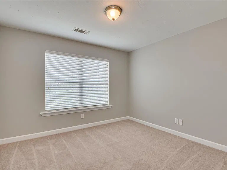158 Kenilworth Dr — Photo 34