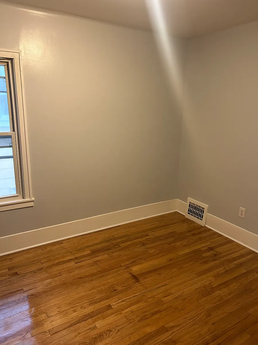 Building Photo - 124-26 Woodruff Ave #126