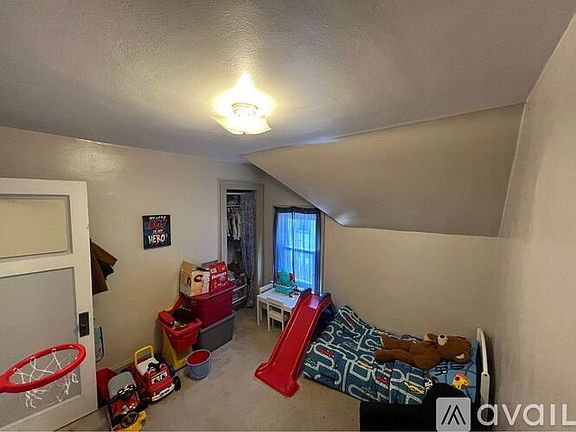 5th image of 315 N 71st St