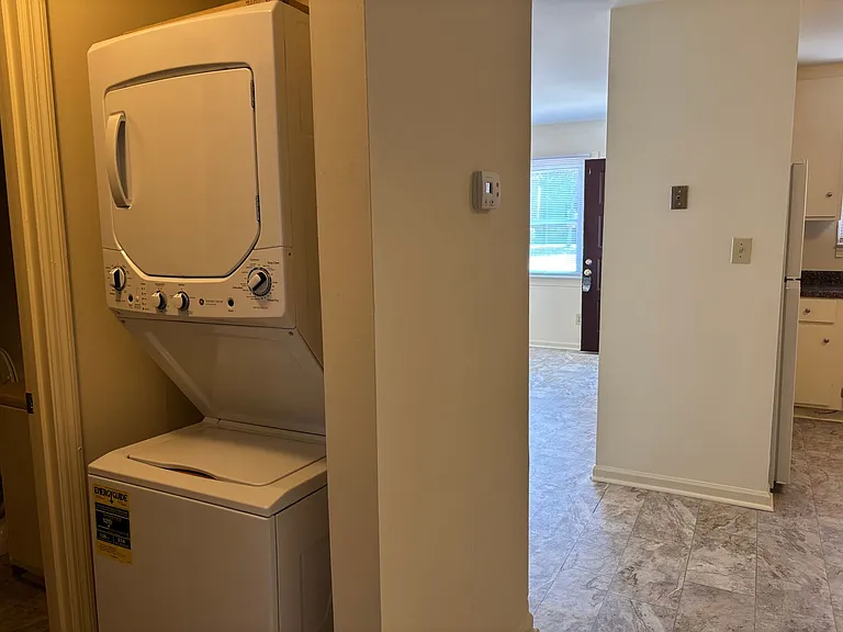 501 Live Oak St #B — Photo 13