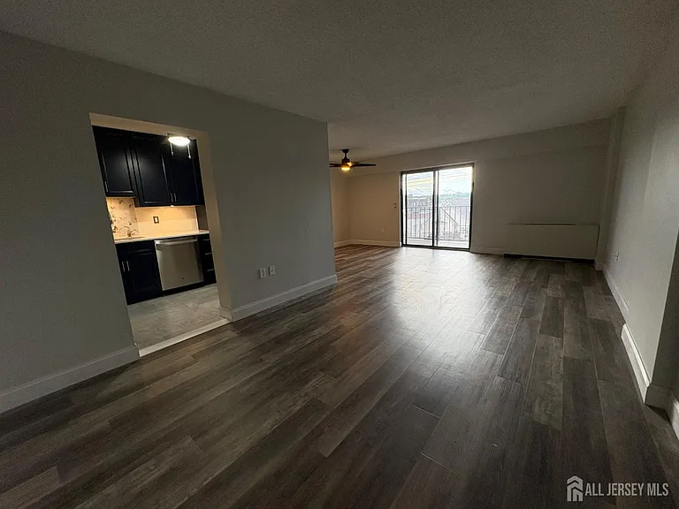 10 N Wood Ave #419 — Photo 5