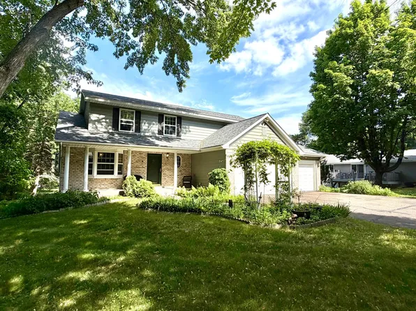 161 7th St S, Bayport, MN 55003