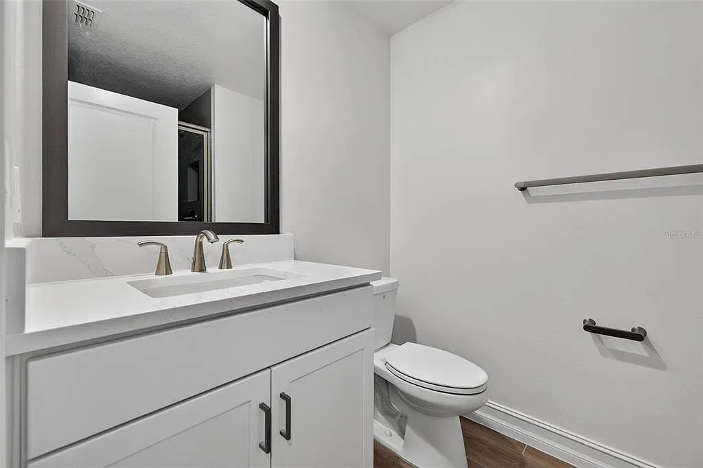4 bed, 3.5 bath, 2410 sqft, $6,000 — Photo 4