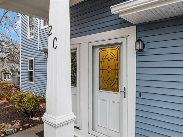 2 Overlook Cir #C, North Providence, RI 02904