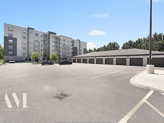 2nd image of 190 Main St W #602