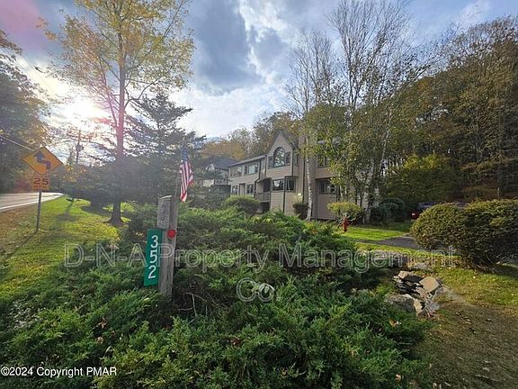 2nd image of 352 Hollow Rd Unit 11