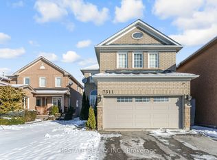 7311 Black Walnut Trl, Mississauga, ON L5N 7M4