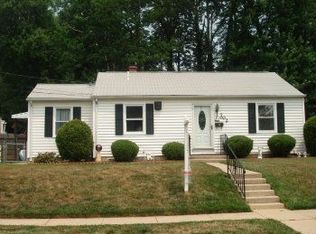 702 Crabb Ave, Rockville, MD 20850