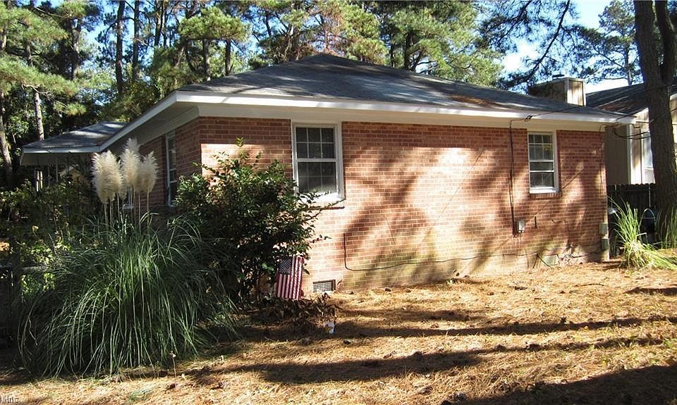 1st image of 2220 Bayberry St #A