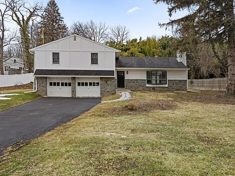 383 Upper Gulph Rd — Photo 1