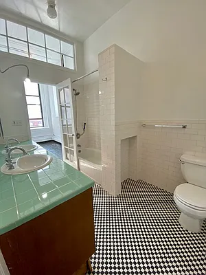 Rented by Dynamik Realty | media 7