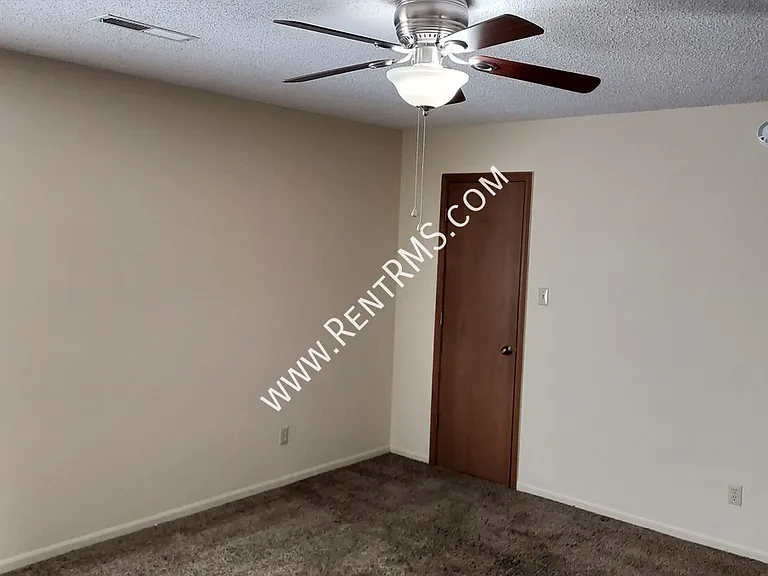 2131 SW Brandywine Ln — Photo 15