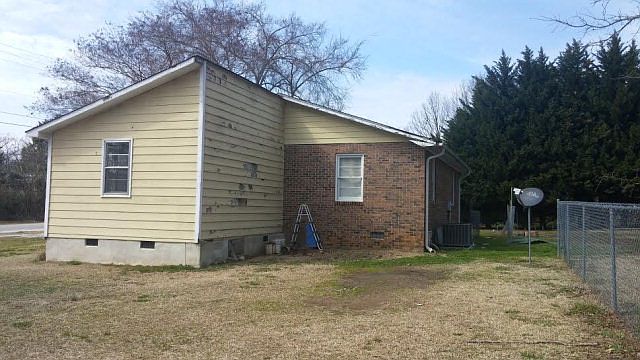 2nd image of 514 Dixie Dr