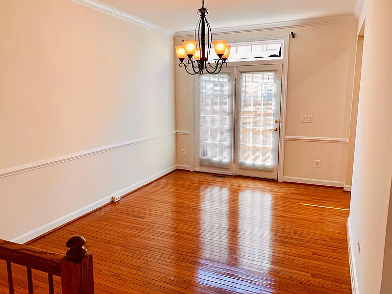 925 Harrison Cir — Photo 11