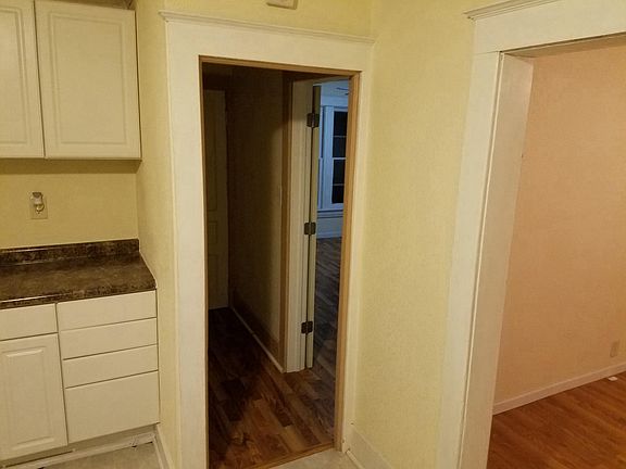 hall-way between bedroom an bathroom