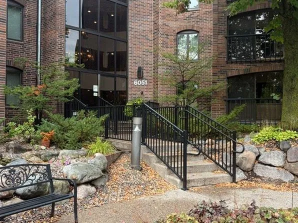 6051 Laurel Ave APT 214, Golden Valley, MN 55416