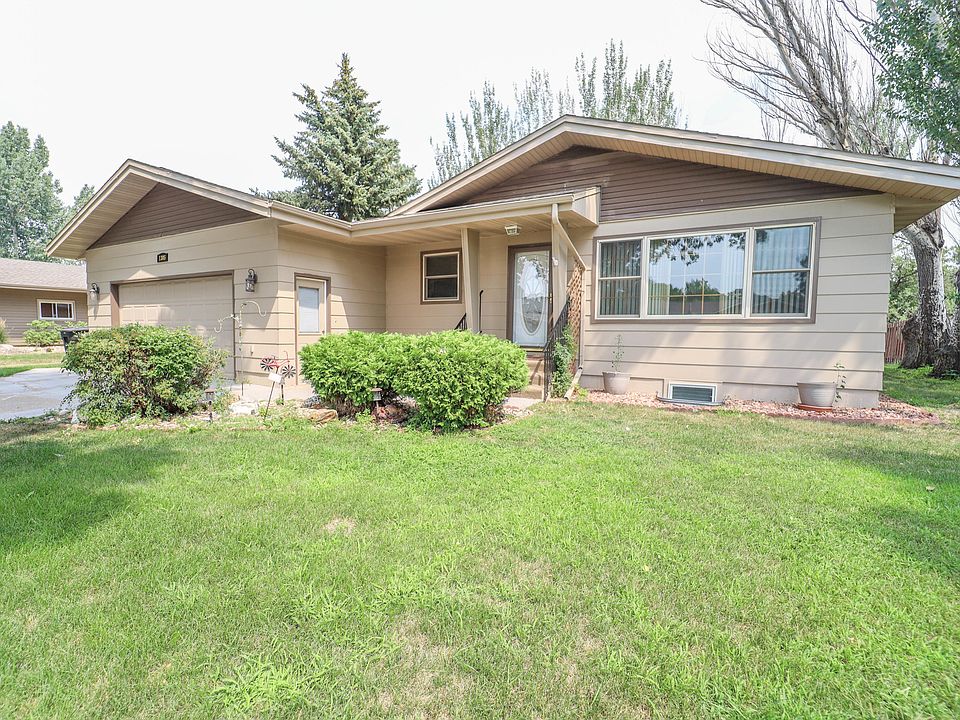 1305 Laramie Dr, Bismarck, ND 58504 Zillow