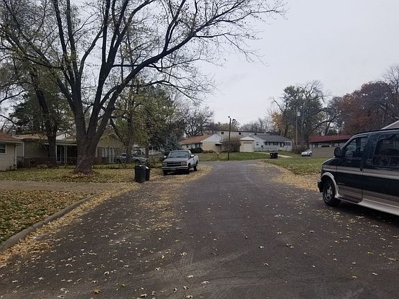 4th image of 3823 N Saint Joseph Ct