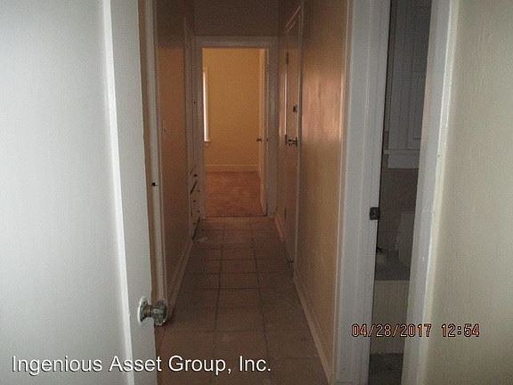 3rd image of 1119 W 107th St