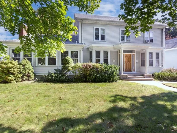 701 High St, Cumberland, RI 02864