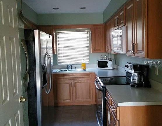 3rd image of 7511 Carolton Cir