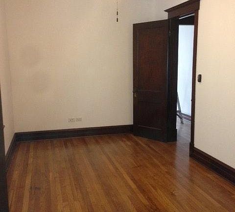 5th image of 2642 N Mozart St #1