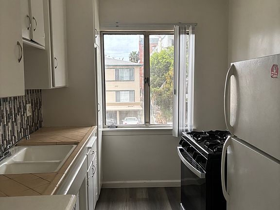 4th image of 540 S Serrano Ave APT 8