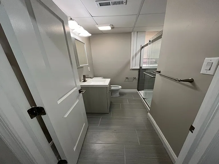 Campus Apartments — Photo 9