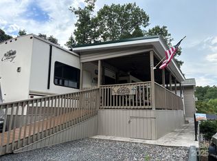 104 Cedar Ln, New London, NC 28127