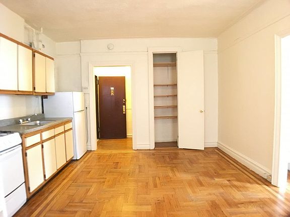 5th image of 30 Magaw Pl APT 4E