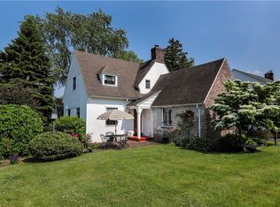 60 Bradford Rd, Rochester, NY 14618