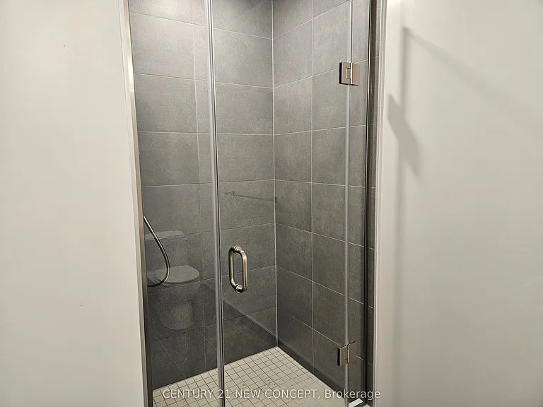 2020 Bathurst St #333 — Photo 9