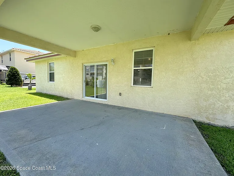 616 Manatee Bay Dr — Photo 31