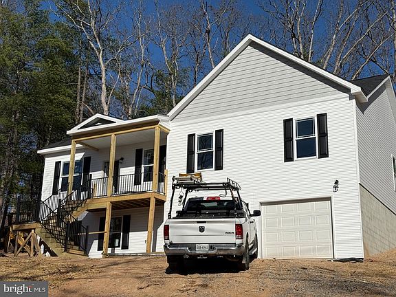 3rd image of 1102 Lakeview Dr